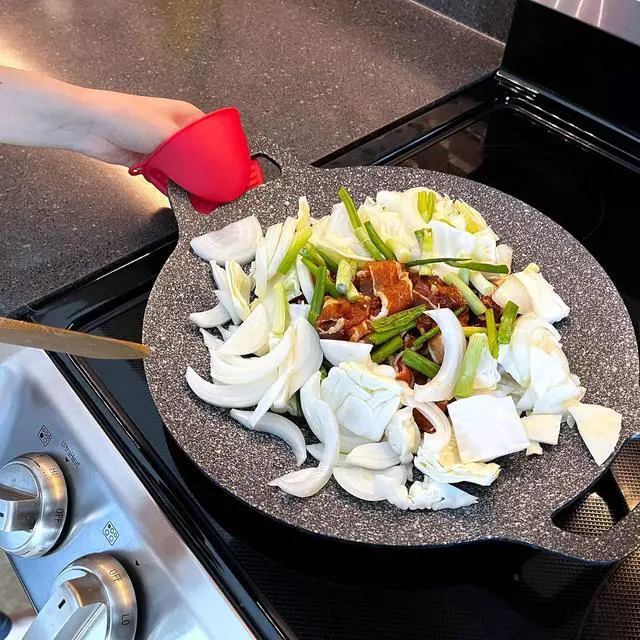 Alt view image 2 of 7 - Korean style BBQ Grill Pan for Stove Top, Camping Stove and IH Stove, 13"- Round Griddle with Double Bottom, Non-stick Coating frying Pan