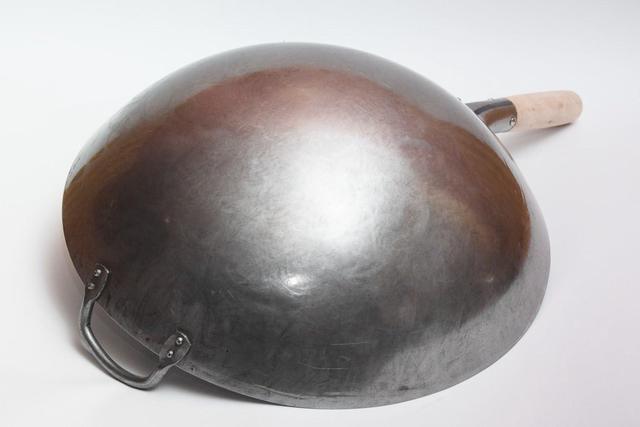Alt view image 3 of 7 - Craft Wok Big 16 Inch Heavy Hand Hammered Carbon Steel Pow Wok with Wooden and Steel Helper Handle (Round Bottom) / 731W138