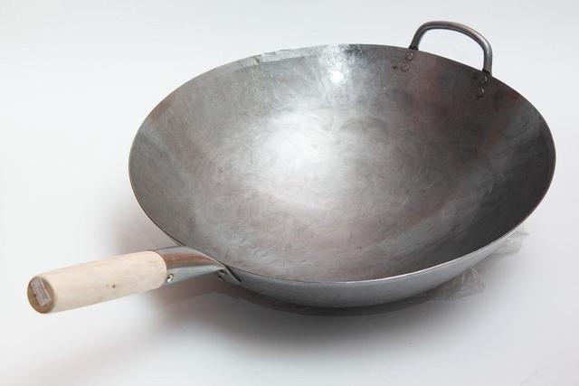 Alt view image 4 of 7 - Craft Wok Big 16 Inch Heavy Hand Hammered Carbon Steel Pow Wok with Wooden and Steel Helper Handle (Round Bottom) / 731W138