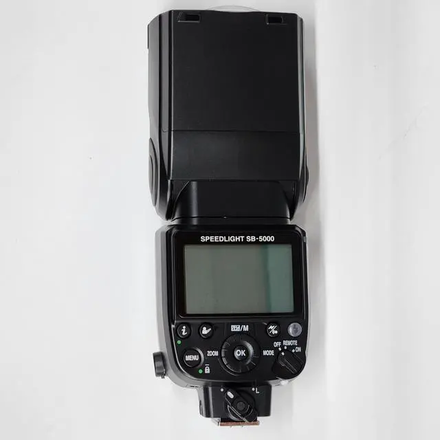 Alt view image 3 of 3 - Nikon SB-5000 AF Speedlight 4185 + Flash Bracket + 4x AA Batteries and More