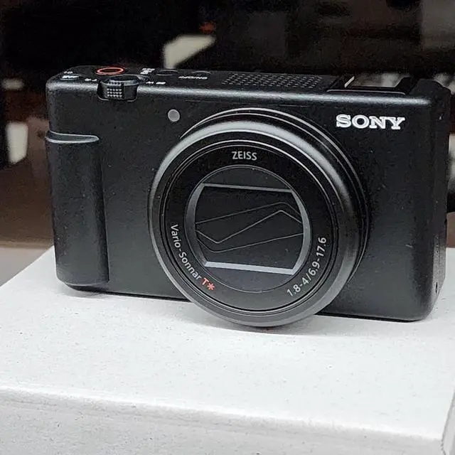 Alt view image 2 of 3 - Sony ZV-1 II Digital Camera (Black) ZV1M2/B - 7PC Accessory Bundle