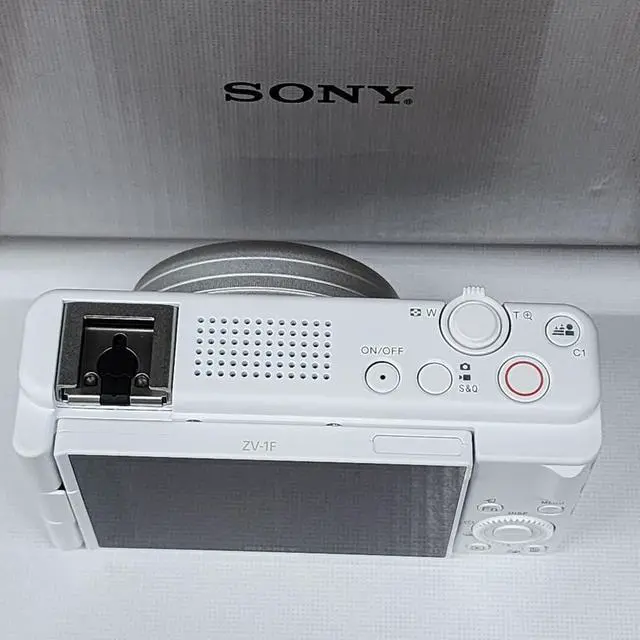 Alt view image 3 of 3 - Sony ZV-1F Vlogging Camera (White) ZV1F/W - 7PC Accessory Bundle