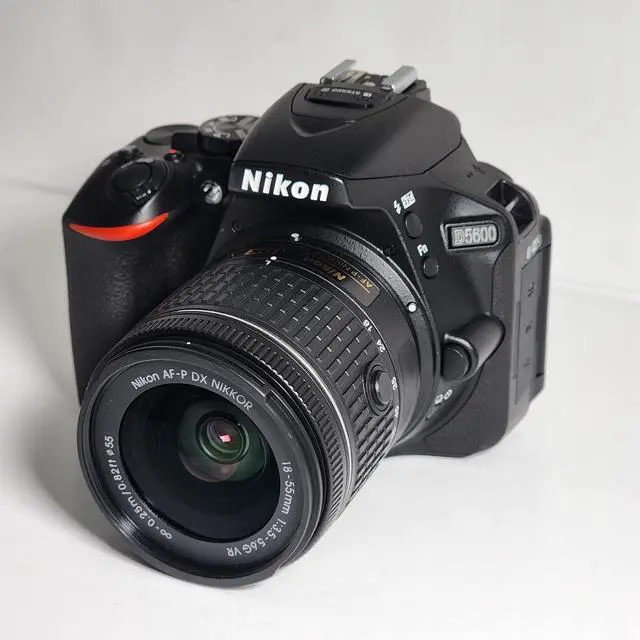 Main image of Nikon D5600 DSLR 24.2MP Camera with 18-55mm Lens - 1576