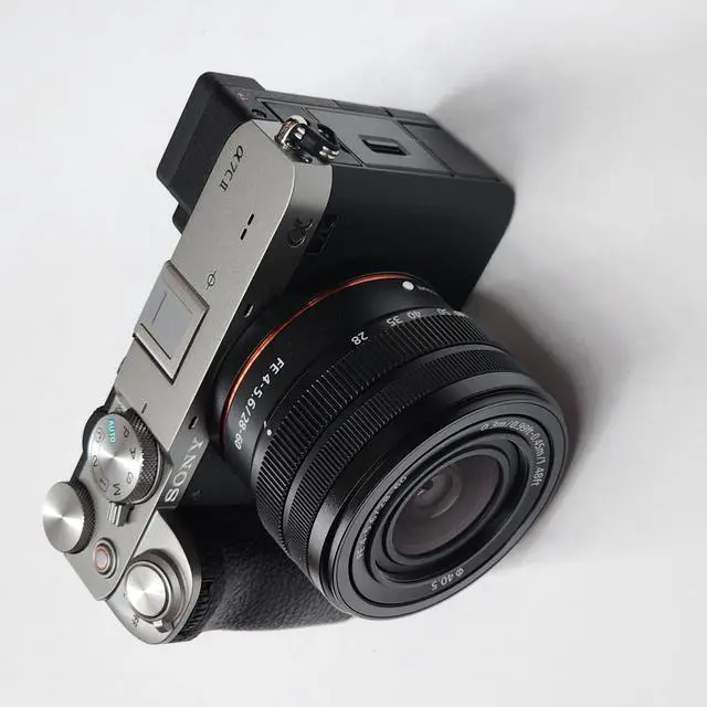 Alt view image 2 of 2 - Sony a7C II Mirrorless Camera with 28-60mm Lens (Silver) - ILCE-7CM2L/S