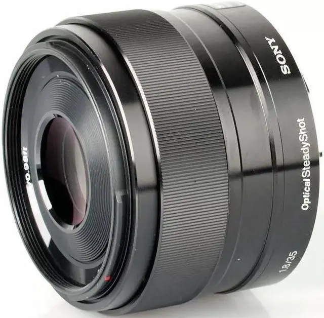 Alt view image 2 of 6 - Sony 35mm f/1.8 OSS Alpha E-mount Prime Lens SEL35F18 - Filter Kit Bundle