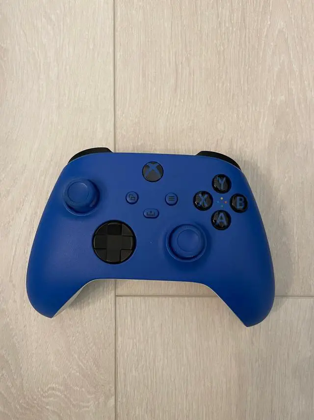 Alt view image 6 of 9 - Microsoft QAU-00001 Xbox Series X Wireless Controller