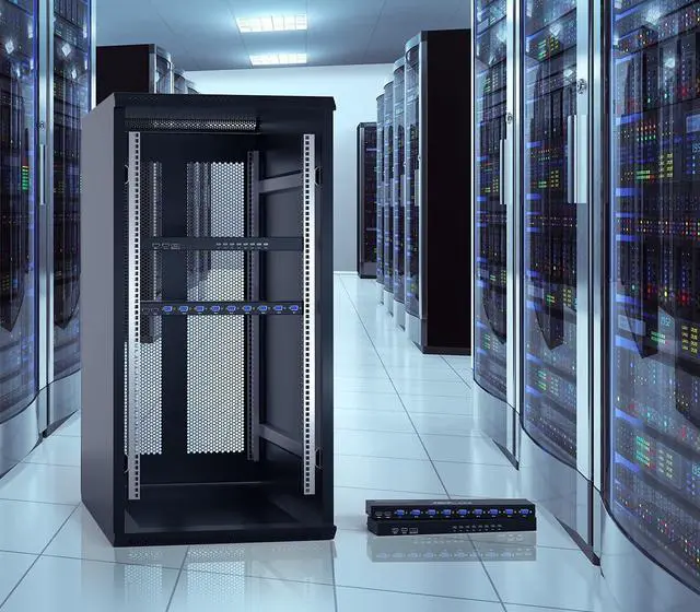 Alt view image 5 of 5 - Yinker 8 Port VGA KVM + 9 Pack VGA KVM Cables