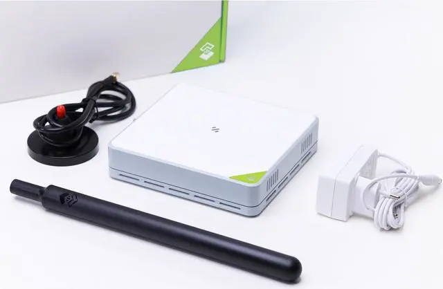Alt view image 5 of 5 - SenseCAP Multi-Platform LoRaWAN Indoor Gateway(SX1302-4G) - US915 (M2- US915)