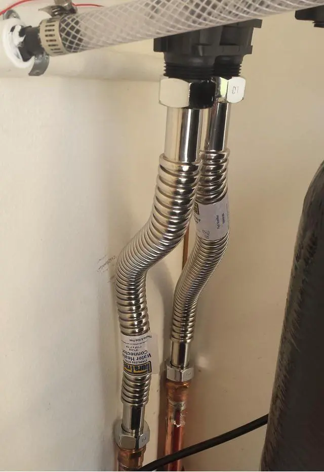 Alt view image 3 of 4 - 2 Pack Heavy Duty Durable Stainless Steel Corrugated Water Flex Connector with Extra Thick Washers for Water Heater and Water Softener (24x1 FIP)