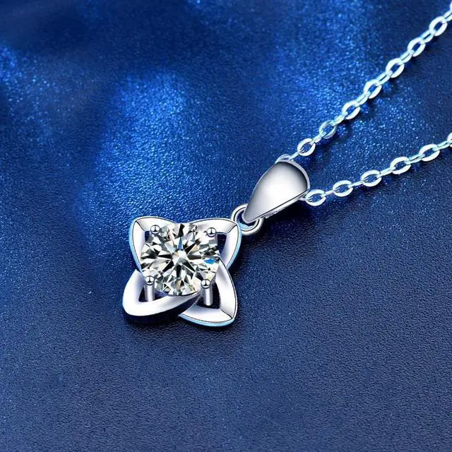 Alt view image 3 of 7 - 1CT Moissanite Clover Necklace for Women 925 Sterling Silver Pendant Artificial Diamond Clavicle Chain Jewelry for Girlfriend