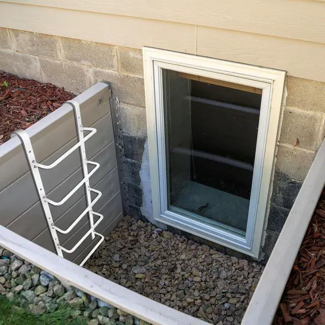 Alt view image 4 of 7 - 5-Rung Window Well Ladder Hooked, Heavy Duty Steel Fire Escape Ladder, Powder-Coated Basement Egress Window Ladder Wall Mounted Ladder 56.2" Lx17.9 W, White