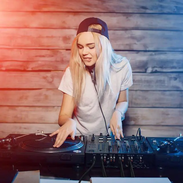 Alt view image 6 of 7 - KEHIPI Optical Audio Cable 6ft Designed in Germany Digital Optical Audio Cable for Soundbar, Fiber Optic, TOSLINK (for soundbars, TV, Stereo Systems, amps, PS4/Xbox One & More)