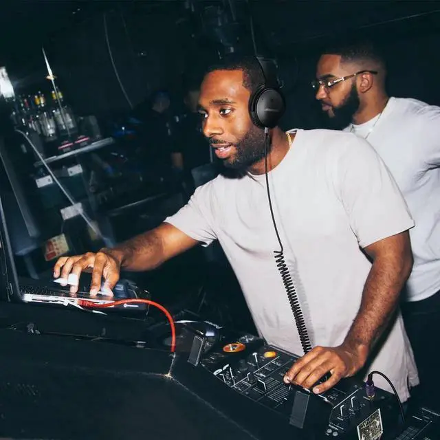 Alt view image 5 of 7 - Coiled Audio Cable Compatible with QuietComfort Ultra QC45 / QC35 / QC25 / NC700 Headphones 2.5mm to 3.5mm(1/8) Extension Aux Cord 4ft to 14ft