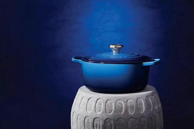 Alt view image 5 of 5 - Le Creuset Signature Enamelled Round Casserole Dish With Lid, 7 qt - Azure