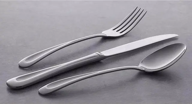 Alt view image 4 of 4 - Oneida Satin Sand Dune 45-Piece Flatware, Service of 8, Silver