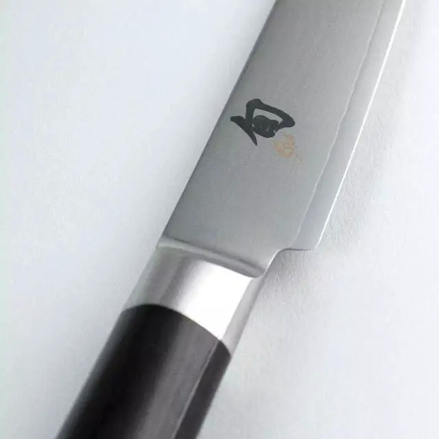 Alt view image 5 of 5 - Shun Classic 4.75 in. Steak Knife with D-Shaped Pakkawood Handle - Ebony