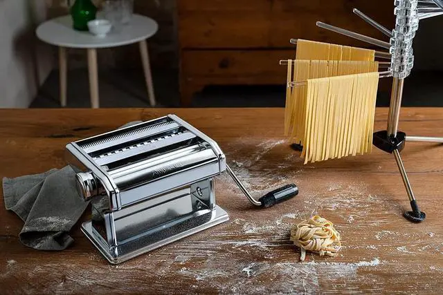 Alt view image 3 of 3 - Marcato Ampia 180 Classic Pasta Machine, Makes Lasagne, Fettuccine & Tagliolini
