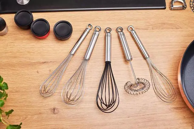 Alt view image 3 of 5 - Rösle 10.6-inch Stainless Steel & Silicone Balloon Egg Whisk, 6 Wire