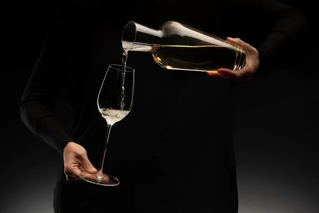 Alt view image 6 of 6 - Riedel 2019/03 One Pack Mosel Decanter, 25 Ounces, Clear
