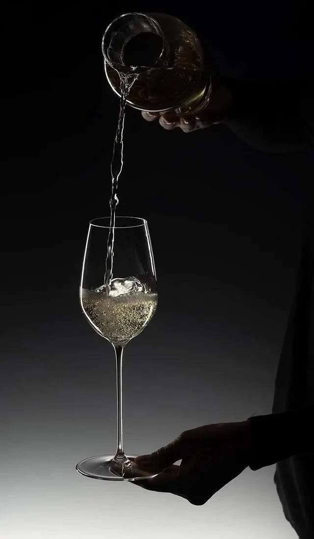 Alt view image 2 of 6 - Riedel 2019/03 One Pack Mosel Decanter, 25 Ounces, Clear