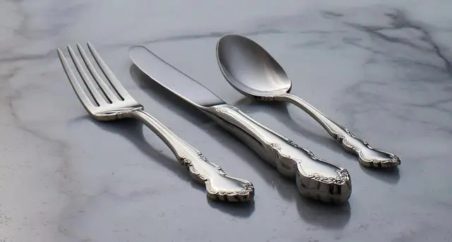 Alt view image 2 of 3 - Oneida Dover 45 Piece Stainless Steel Fine Flatware Set, Service For 8, Silver
