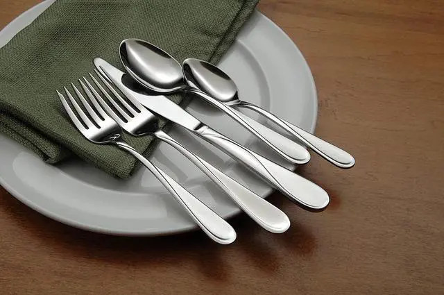 Alt view image 2 of 4 - Oneida H015065A Flight 65-Piece Flatware Sets, Service for 12