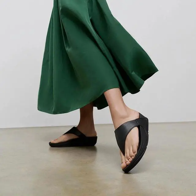 Alt view image 4 of 7 - FitFlop Women's Comfortable Lulu Leather Toe-Post Regular Sandals - Black, Size 5