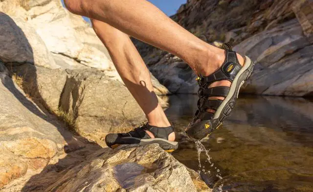 Alt view image 6 of 7 - KEEN Men's Comfortable Newport H2 Closed Toe Water Sandals, Color & Size 11.5