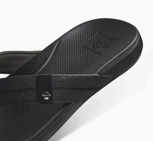 Alt view image 4 of 6 - REEF Men's Cushion Phantom 2.0 Flip Flop Regular Sandal - Black, Size 12