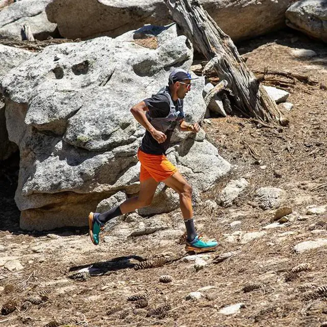 Alt view image 4 of 6 - Injinji Unisex Trail Midweight Crew Comfortable Socks, Granite, Large