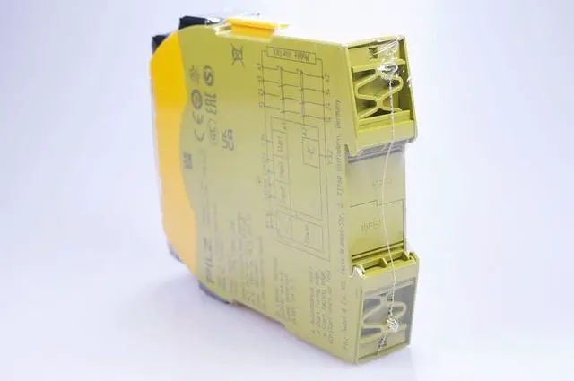 Alt view image 2 of 5 - 1PCS NEW PILZ safety relay PNOZ s4 C 24VDC 3n/o 1n/c 751104