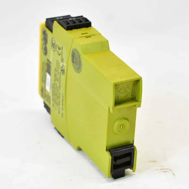 Alt view image 3 of 4 - New Sealed Pilz PNOZ X2.8P Safety Relay 777301 24VACDC 3N/O 1N/C Screw Terminal