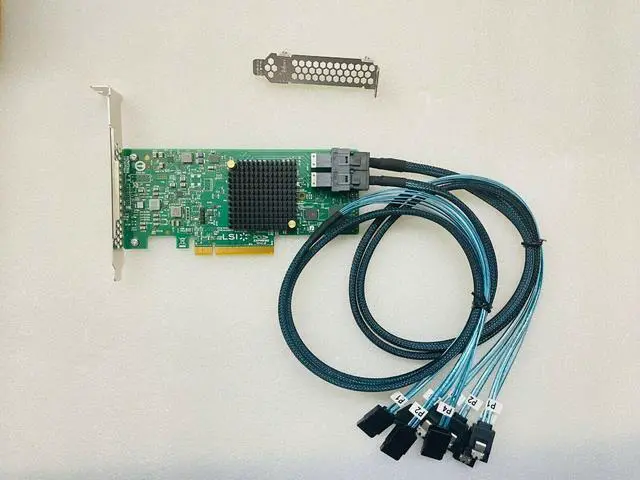 Main image of LSI 9300-8i 12Gbps SAS HBA IT mode ZFS FreeNAS unRAID +2* SFF-8643 SATA Cable