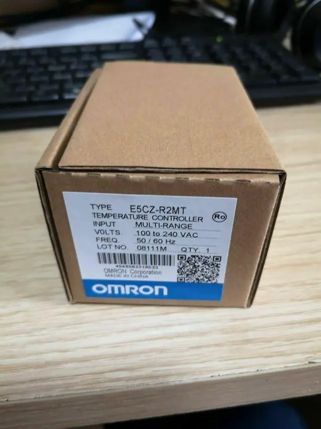 Alt view image 4 of 4 - New OMRON Temperature Controller E5CZ-R2MT AC100-240V In Box
