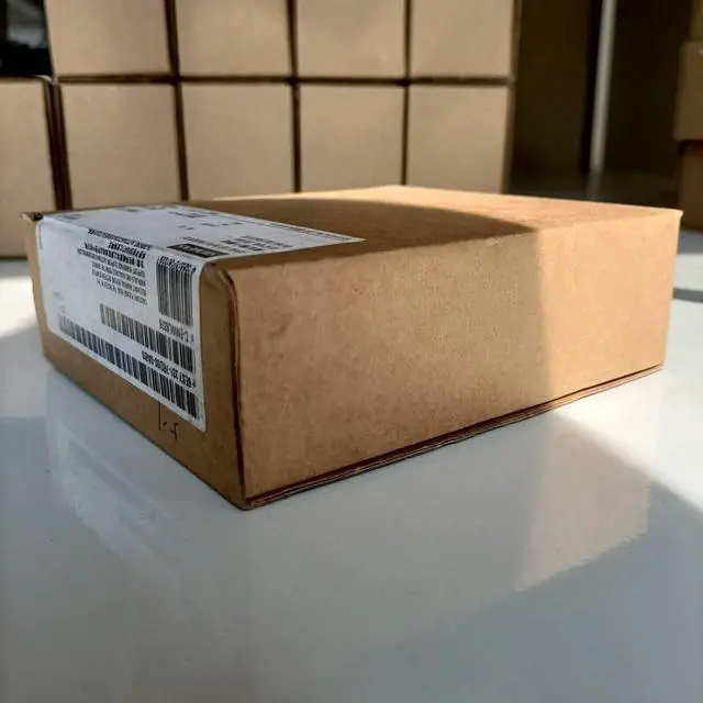 Alt view image 2 of 5 - New PLC Analog input module 6ES7 331-7RD00-0AB0