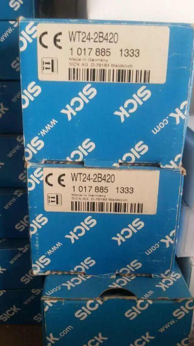 新しい病気のWT24-2B420V光電気スイッチ 1PC新しい病気のボックスWT24-2B420光電気スイッチ＃A6