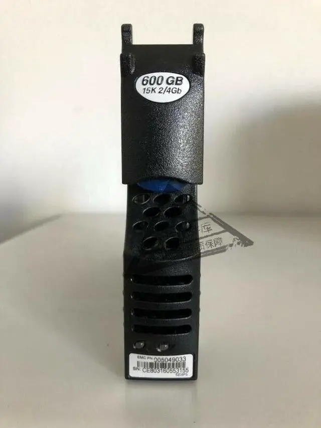 Main image of EMC 600GB 15K 4G FC HDD CX-4G15-600 005049694 005048952 005049033 CX3 CX4 in box
