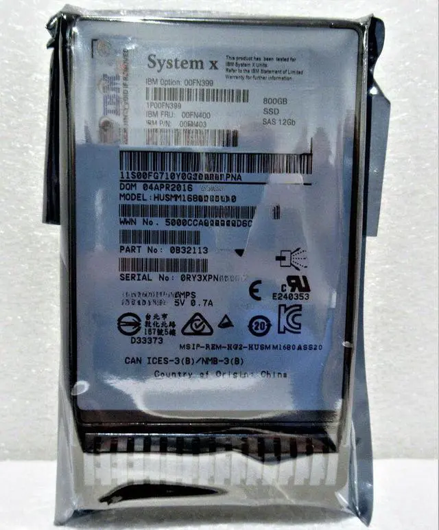 Main image of 00FN400 00FN399 00FN403 IBM 800GB MLC 12G Hot Swap 2.5in SAS Solid State Drive