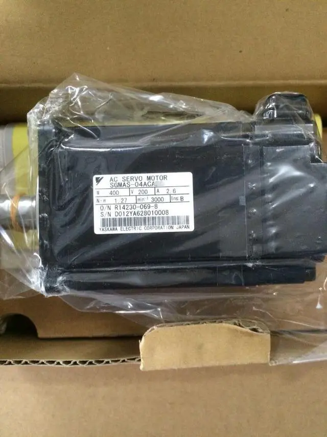 Main image of 1PC YASKAWA AC SERVO MOTOR SGMAS-04ACA41 NEW ORIGINAL FREE EXPEDITED SHIPPING