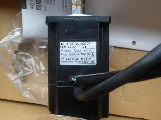 Main image of YASKAWA AC SERVO MOTOR SGM-02A312-Y1 SGM02A312Y1 NEW FREE EXPEDITED SHIPPING