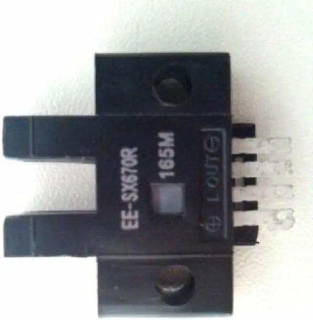 Alt view image 3 of 3 - Lot of 10pcs OMRON EE-SX670R EESX670R Photo Micro Sensor PNP New Free Ship