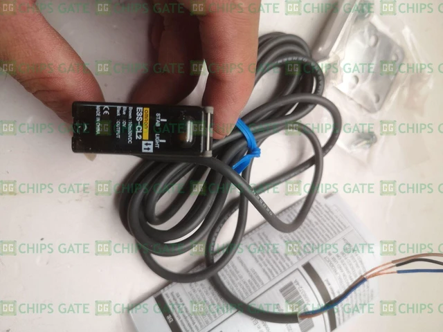 Alt view image 2 of 3 - 1PCS NEW OMRON E3S-CL2 Diffuse Photoelectric Sensor Switch Fast Ship