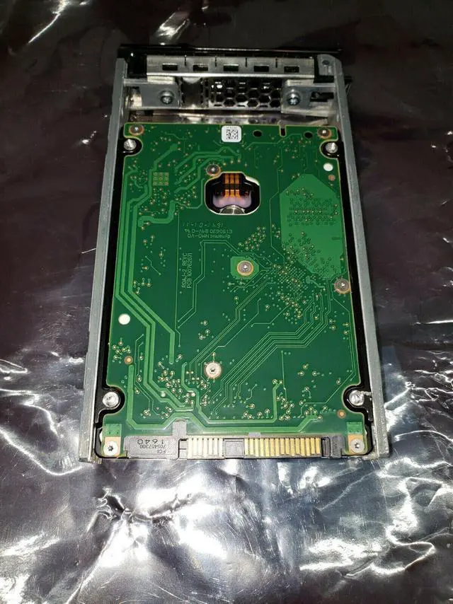 Alt view image 2 of 5 - 0Y6W8N Y6W8N 2TB ST2000NX0463 7.2K SAS 2.5" SFF 12Gbp Hard Drive HDD w/tray