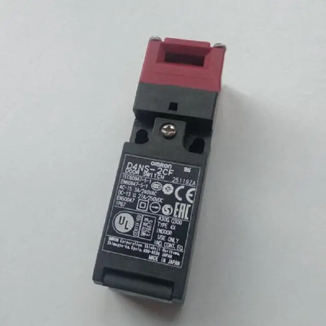 Main image of 1PC New Omron D4NS-2CF Safety Door Switch D4NS2CF In Box