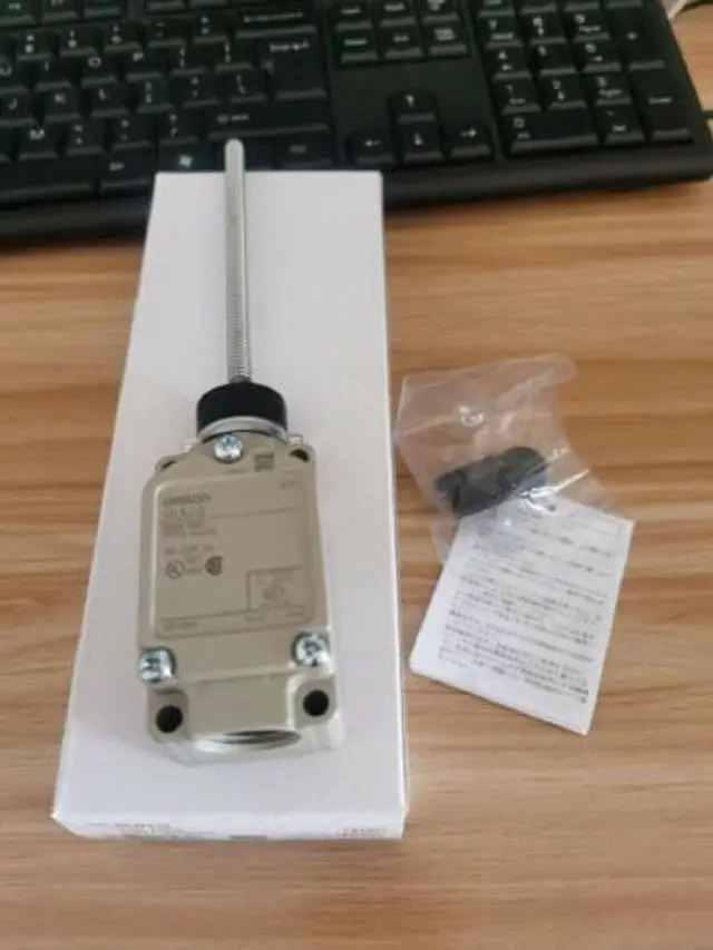 Alt view image 2 of 2 - 1PC Omron WLNJ-Q Limit Switch WLNJQ New In Box