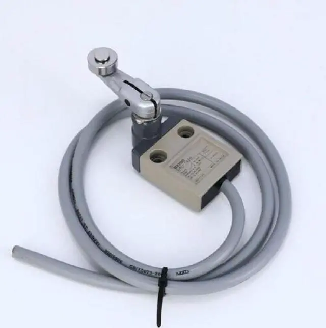 Main image of 1PC New Omron D4C-1520 Limit Switch In Box  D4C1520