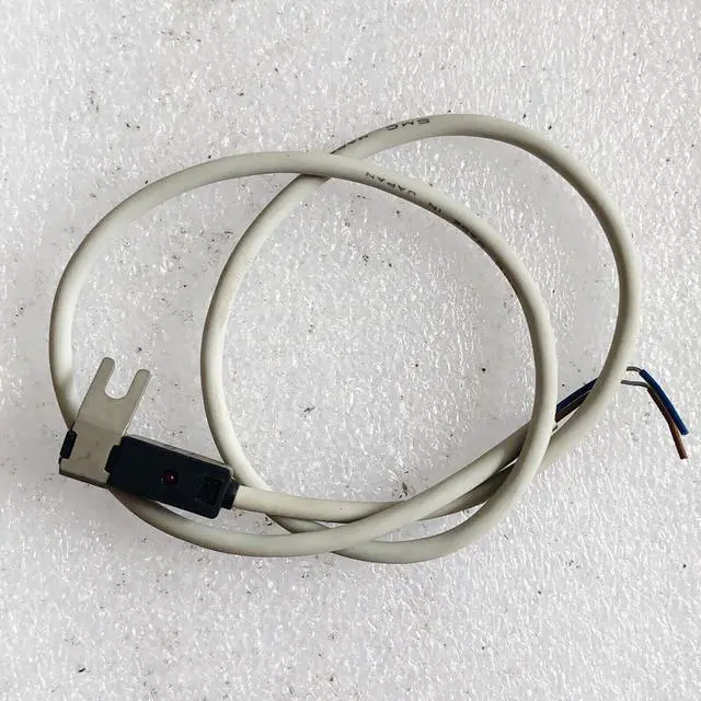 Alt view image 2 of 2 - SMC D-R732 Reed Pneumatic Auto Switch New KD