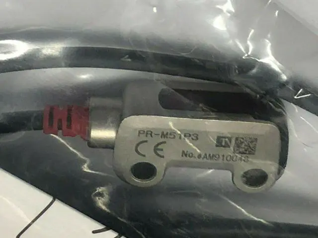 Alt view image 2 of 3 - KEYENCE PR-M51P3 Photoelectric Switch Sensor New