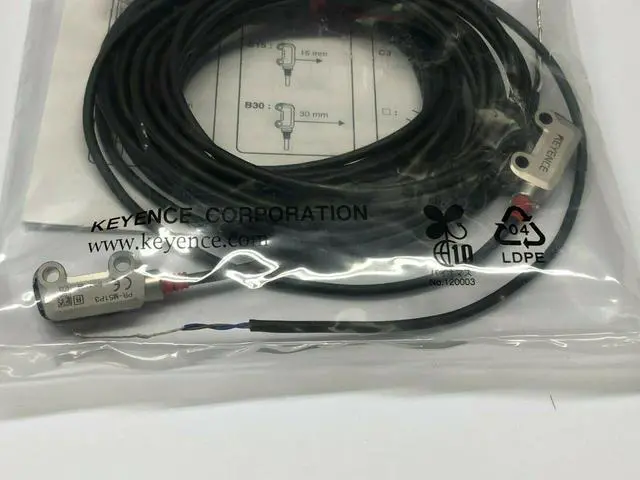 Alt view image 3 of 3 - KEYENCE PR-M51P3 Photoelectric Switch Sensor New
