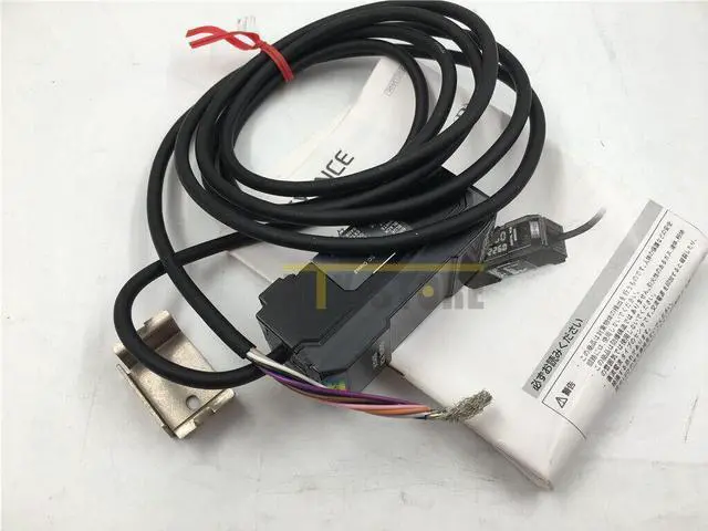 Alt view image 2 of 7 - 1pcs Keyence Brand new ones Digital Sensor CZ-V21A New In Box